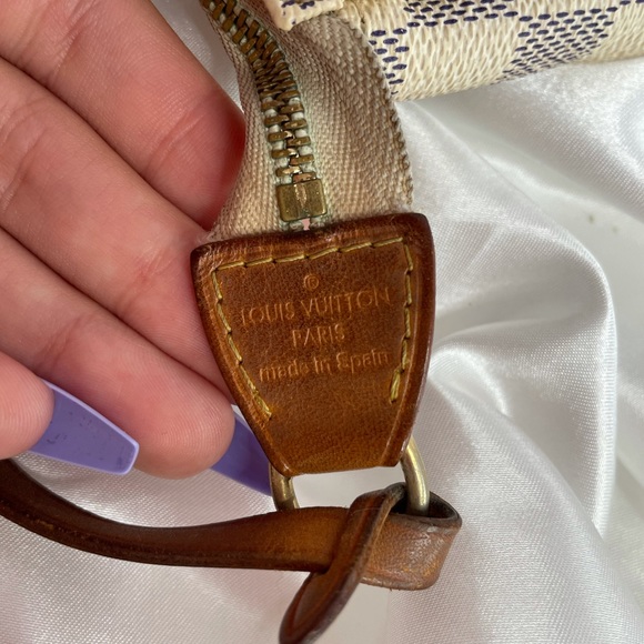 ✨SOLD✨ Louis Vuitton Damier Azure Pochette - Picture 9 of 12